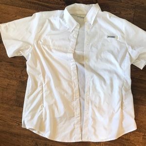 😻bundle 5 for $30😻 women’s white PFG shirt